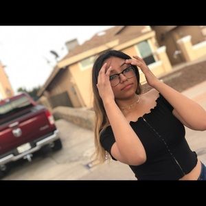 Meet your Posher, Cassandra